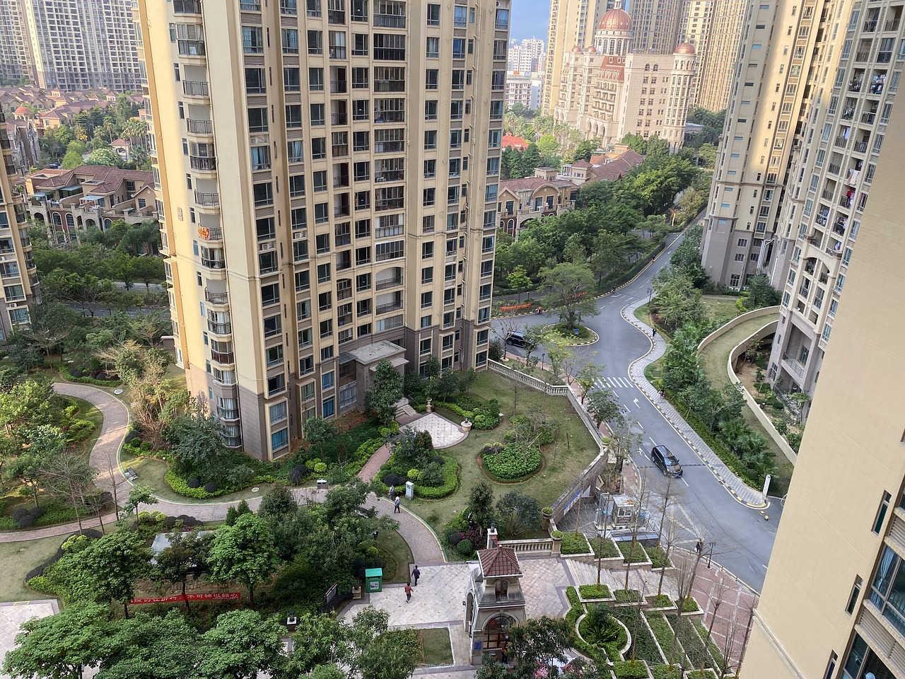 某物业公司及下属物业的运维租赁